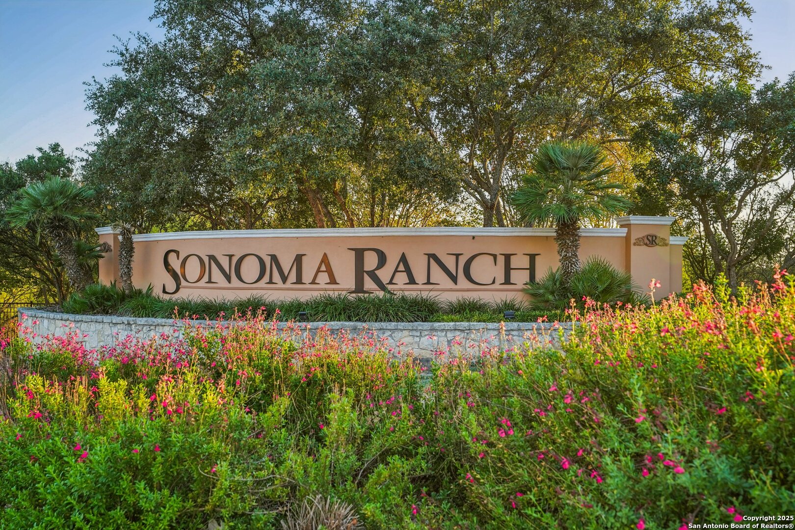 16107 Los Sedona Helotes, TX 78023 - Photo 49 of 59 a sign of golf club on a wall under a tree