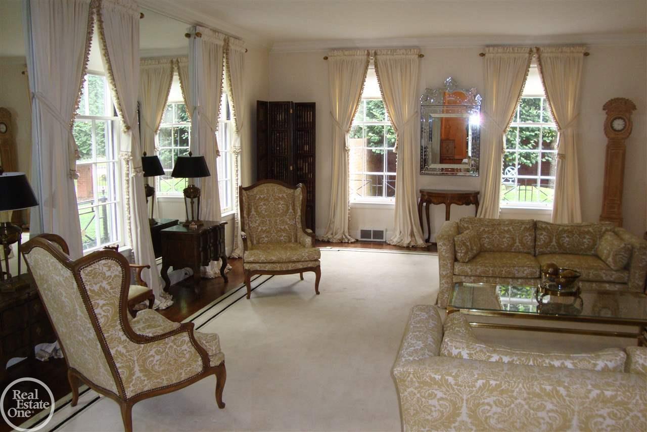 86 Lothrop Road Grosse Pointe Farms, MI 48236 - Photo 4 of 28