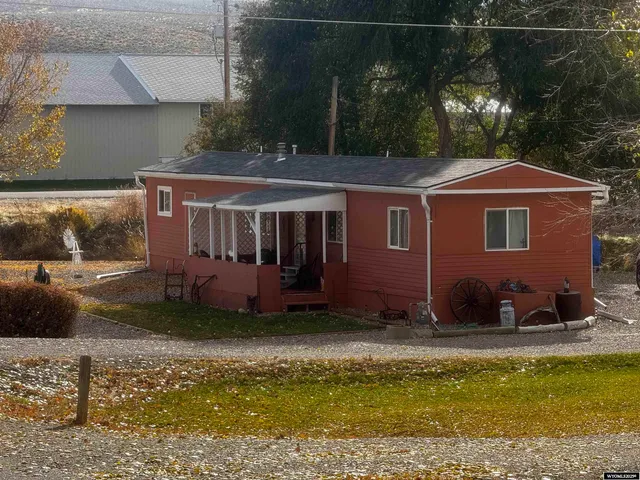 $138,000 | 218 South C Avenue, Thermopolis, WY 82443