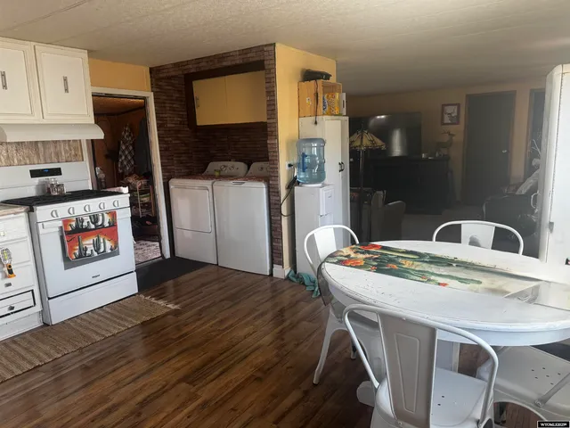 $138,000 | 218 South C Avenue, Thermopolis, WY 82443