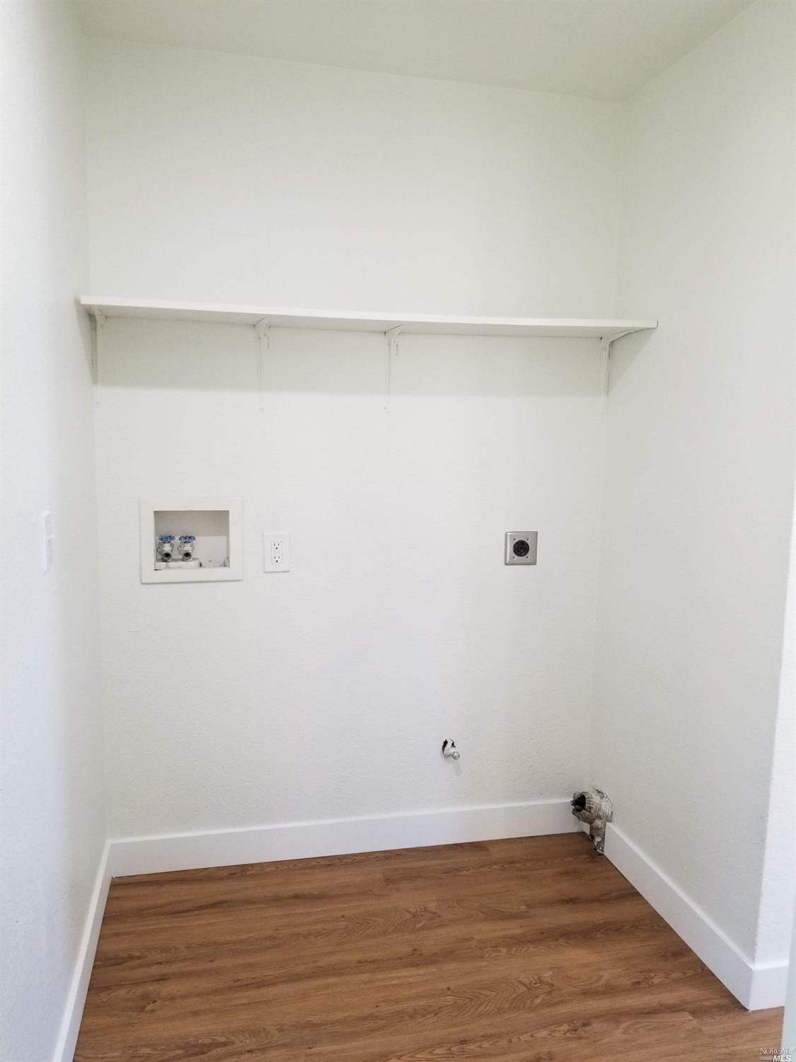556 Boyd Street Santa Rosa, CA 95407 - Photo 13 of 45 Inside laundry on first floor