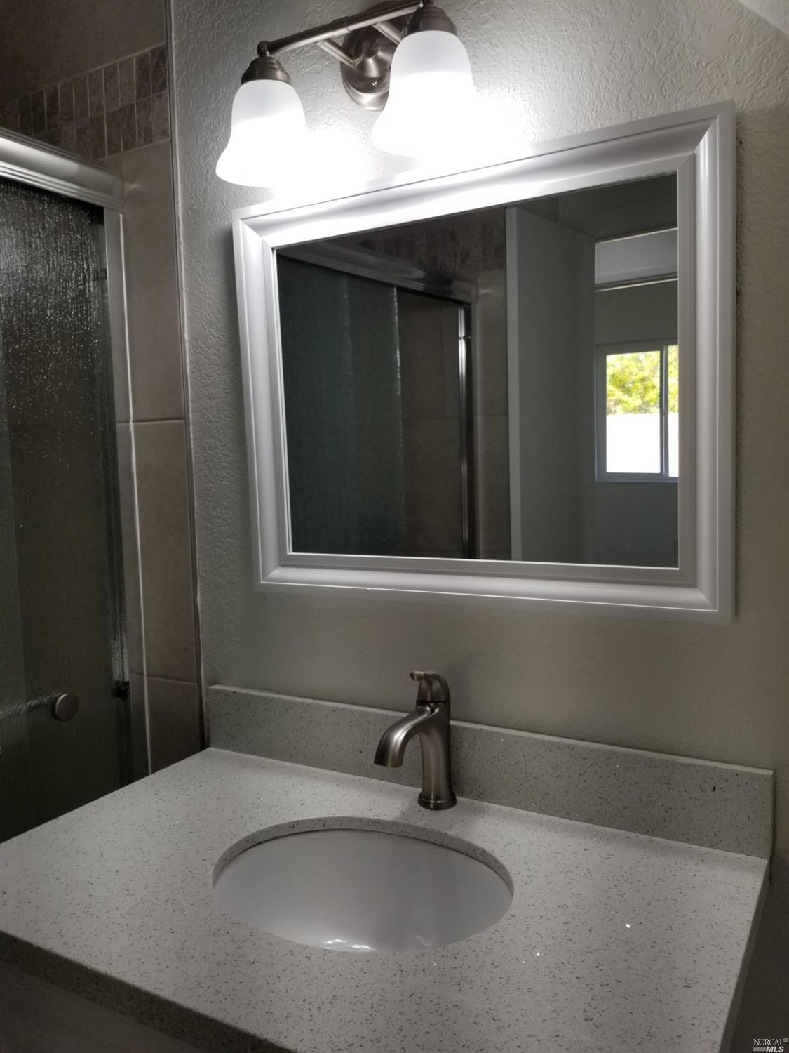 556 Boyd Street Santa Rosa, CA 95407 - Photo 23 of 45 Second Floor Bathroom