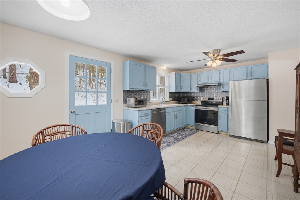 65 Old Farm Road Westfield, MA 01085 - Photo 4 of 42