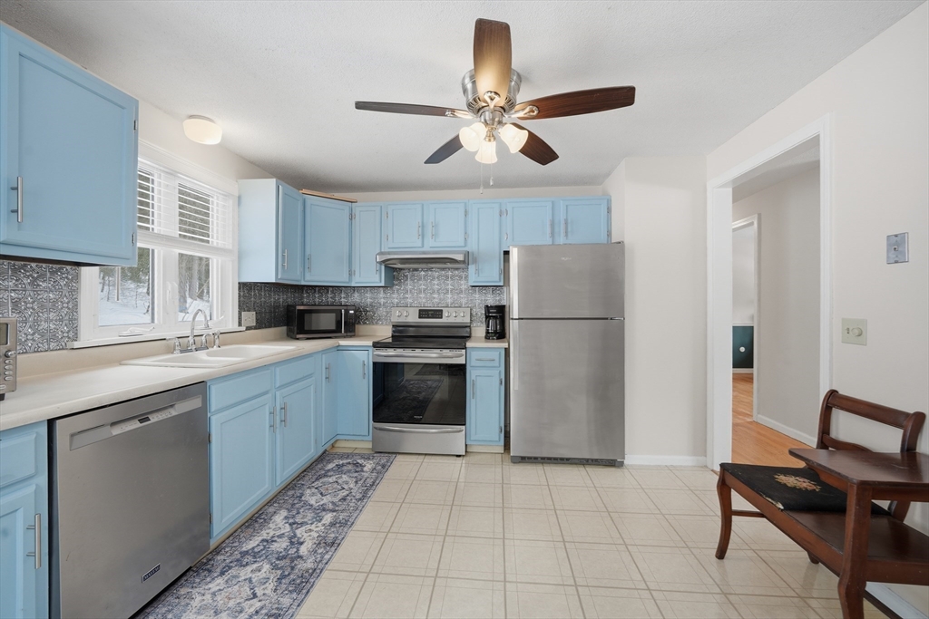 65 Old Farm Road Westfield, MA 01085 - Photo 5 of 42