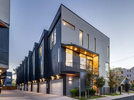 $624,000 | 426 West 9th Street, Unit 105, Dallas, TX 75208