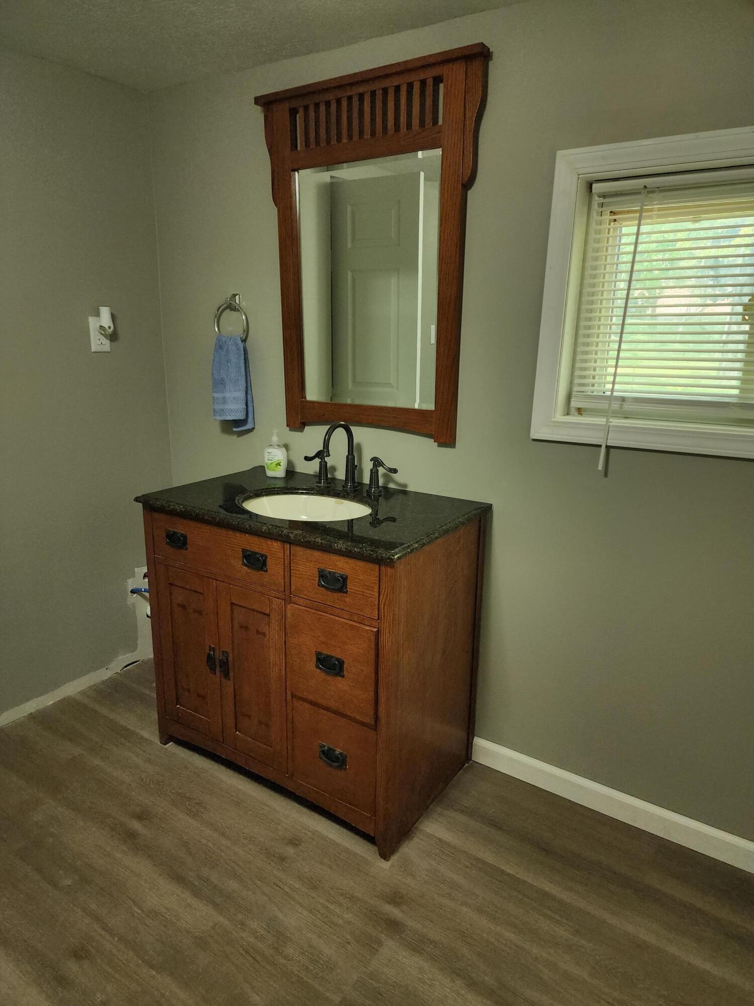 257 London Road Delaware, OH 43015 - Photo 12 of 26 Bathroom