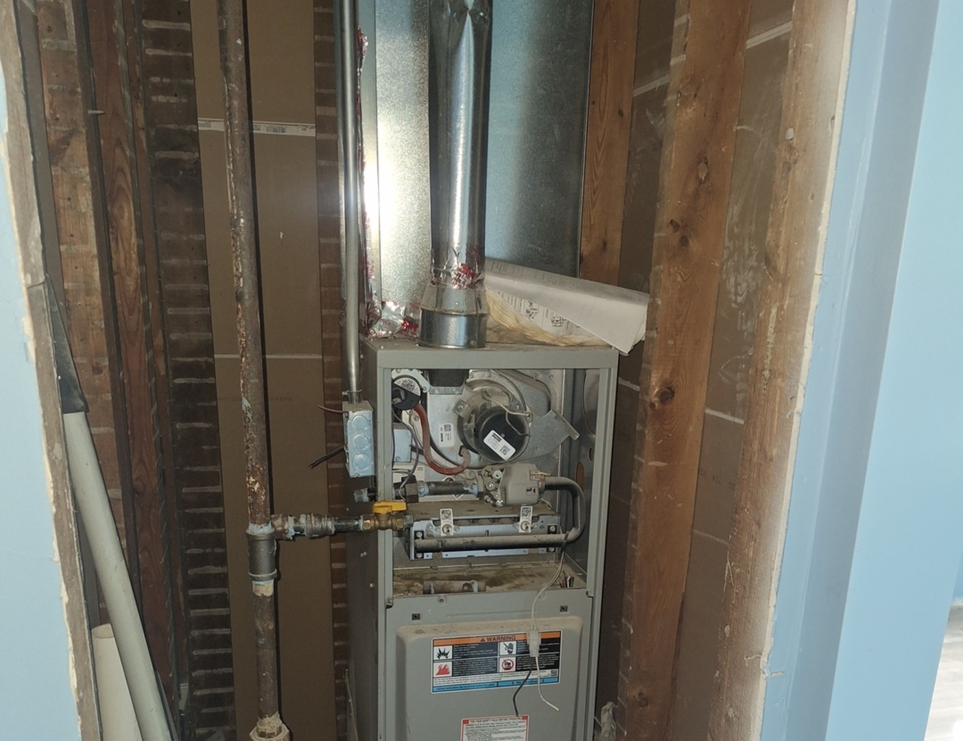 5757 South Carpenter Street Chicago, IL 60621 - Photo 11 of 18 a close view of door lock