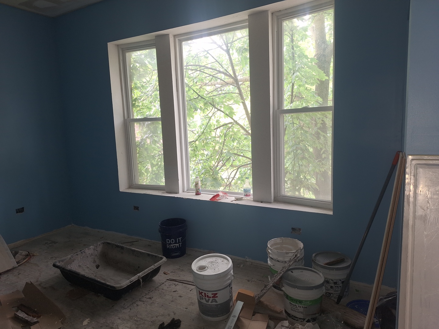 5757 South Carpenter Street Chicago, IL 60621 - Photo 14 of 18 a living room with furniture and a window