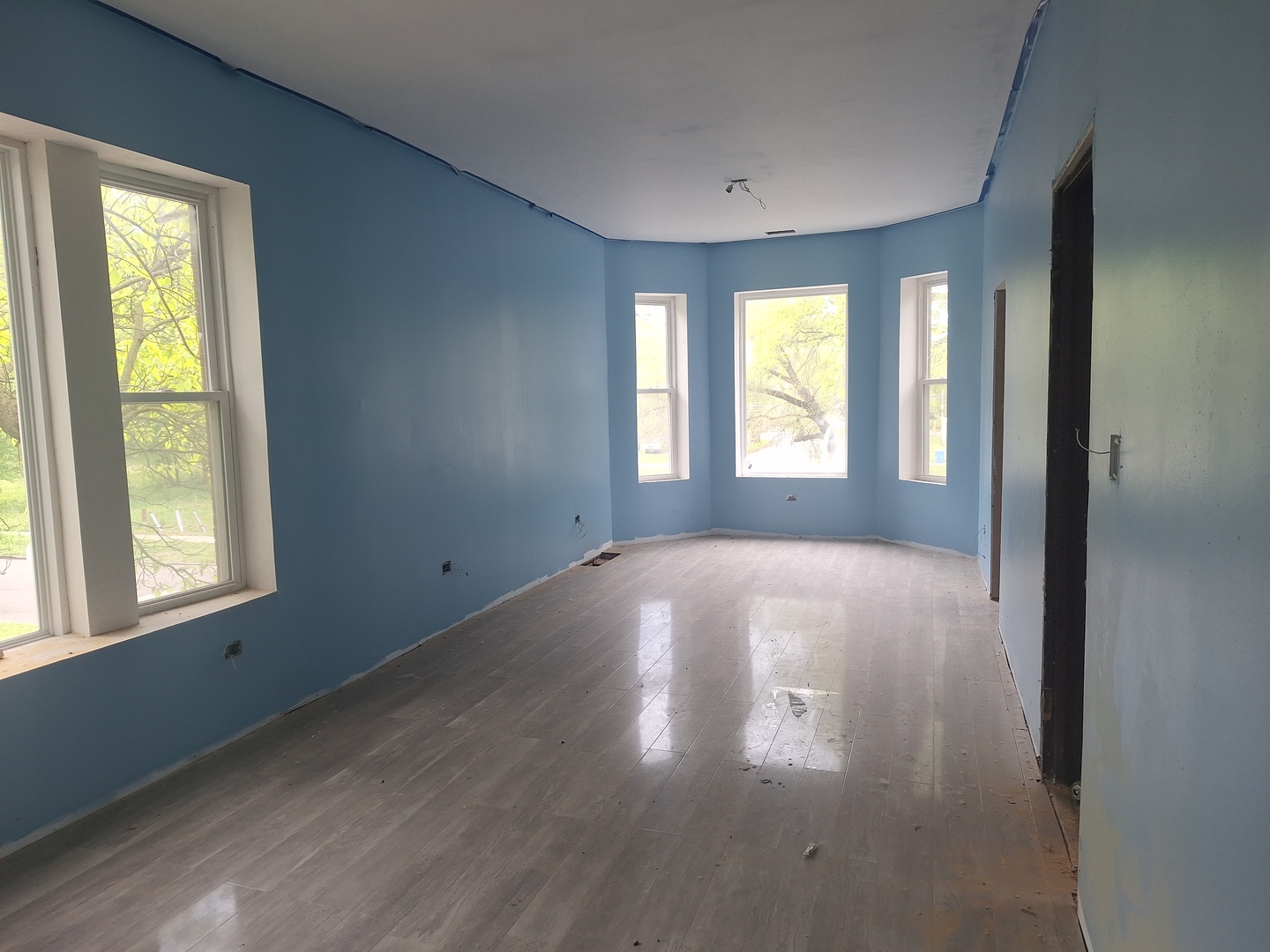 5757 South Carpenter Street Chicago, IL 60621 - Photo 15 of 18 a view of a livingroom with a window