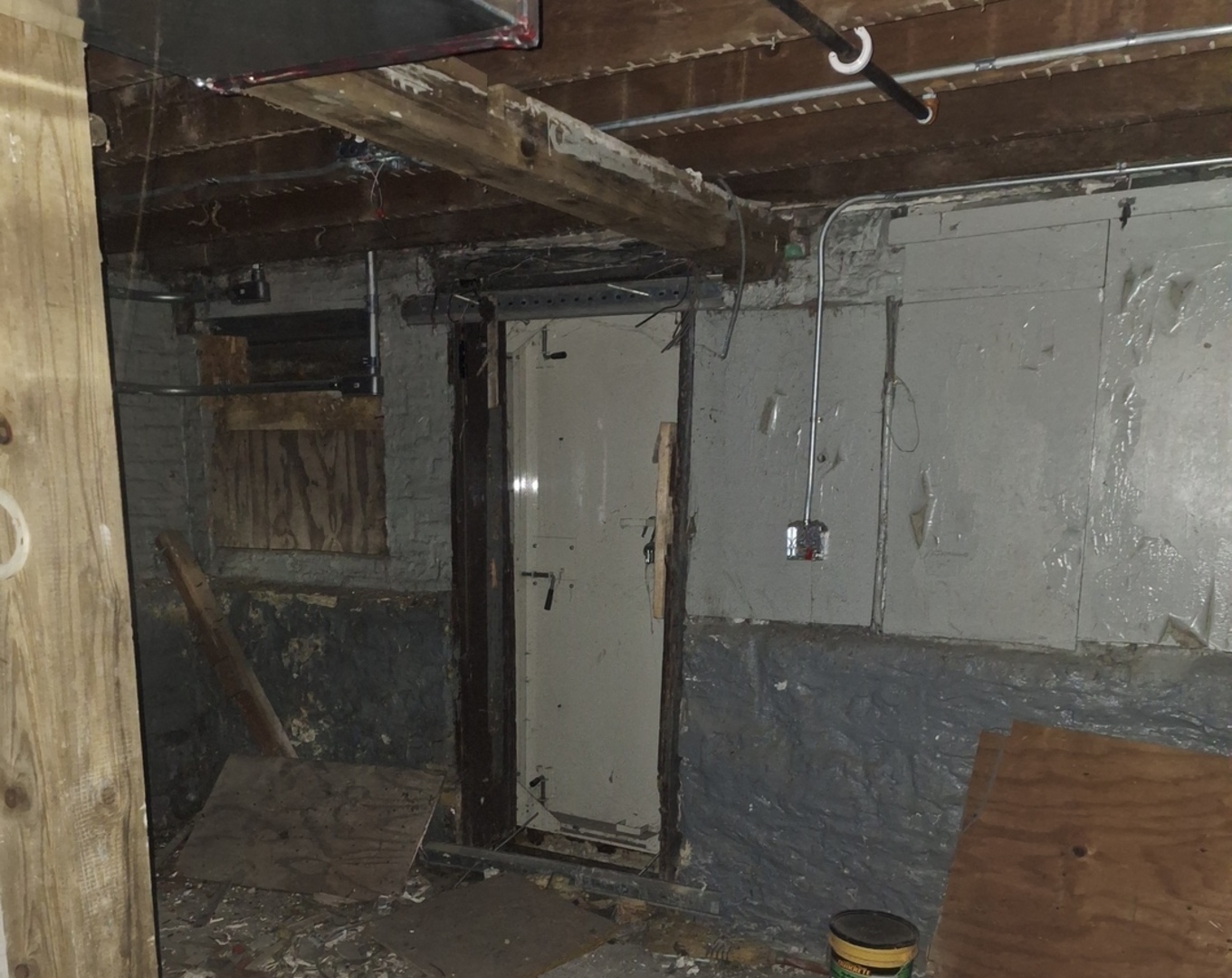 5757 South Carpenter Street Chicago, IL 60621 - Photo 17 of 18 a bathroom with a shower