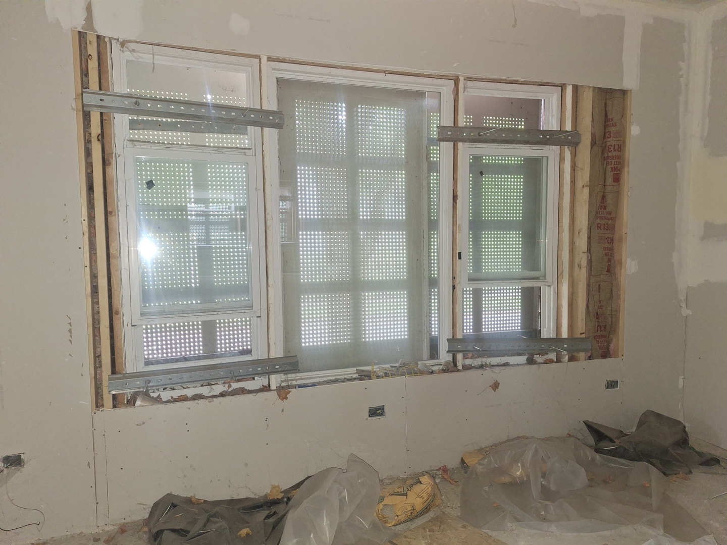 5757 South Carpenter Street Chicago, IL 60621 - Photo 2 of 18 a bathroom with a shower and a sink