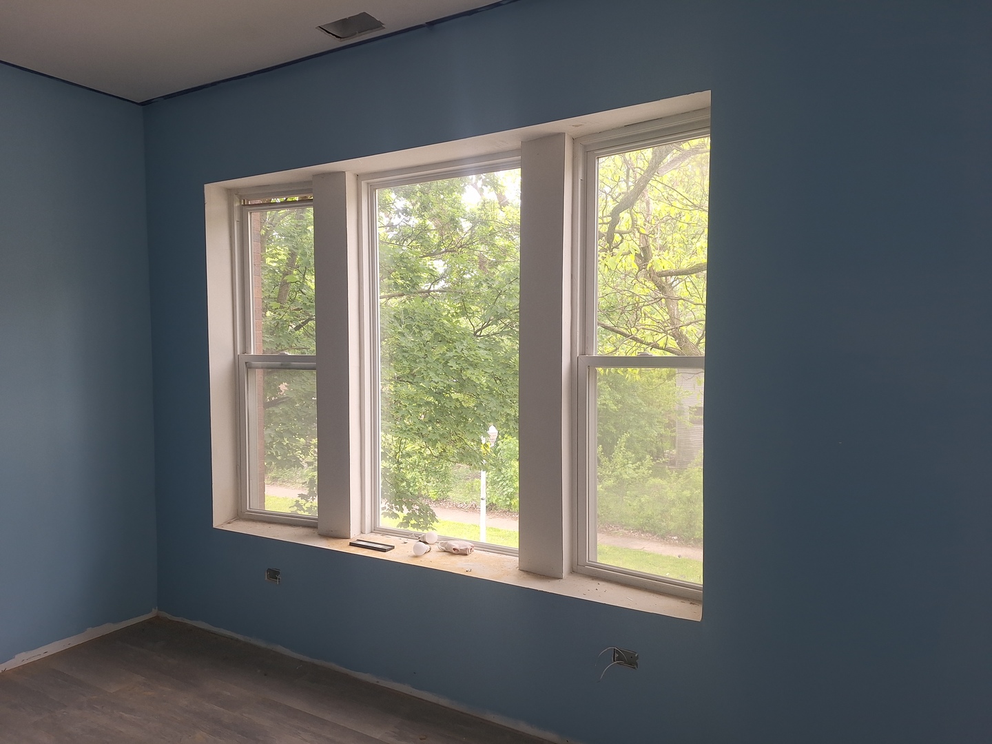 5757 South Carpenter Street Chicago, IL 60621 - Photo 9 of 18 a view of an empty room with a window