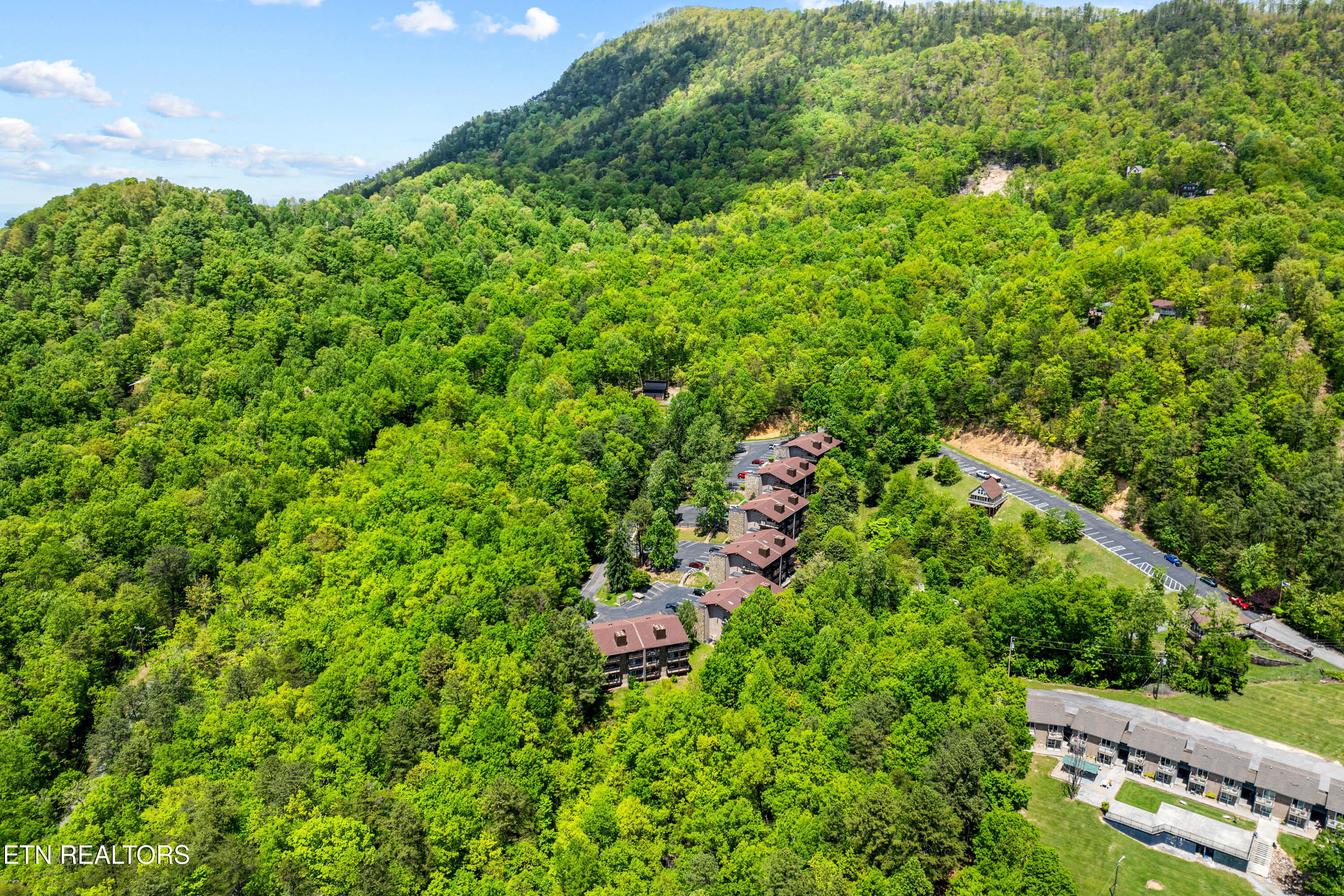 1081 Cove Road, Unit 1024 Sevierville, TN 37876 - Photo 33 of 39 1081CoveRdunit1024-27