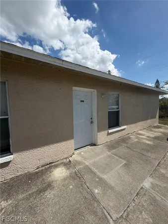 $1,300 | 3516 Dora Street, Fort Myers, FL 33916