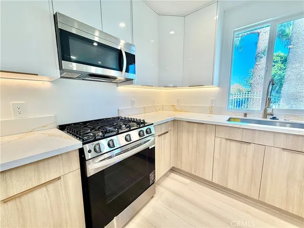 $1,750,000 | 7445 Oakdale Avenue, Winnetka, CA 91306