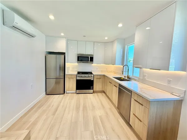 $1,750,000 | 7445 Oakdale Avenue, Winnetka, CA 91306