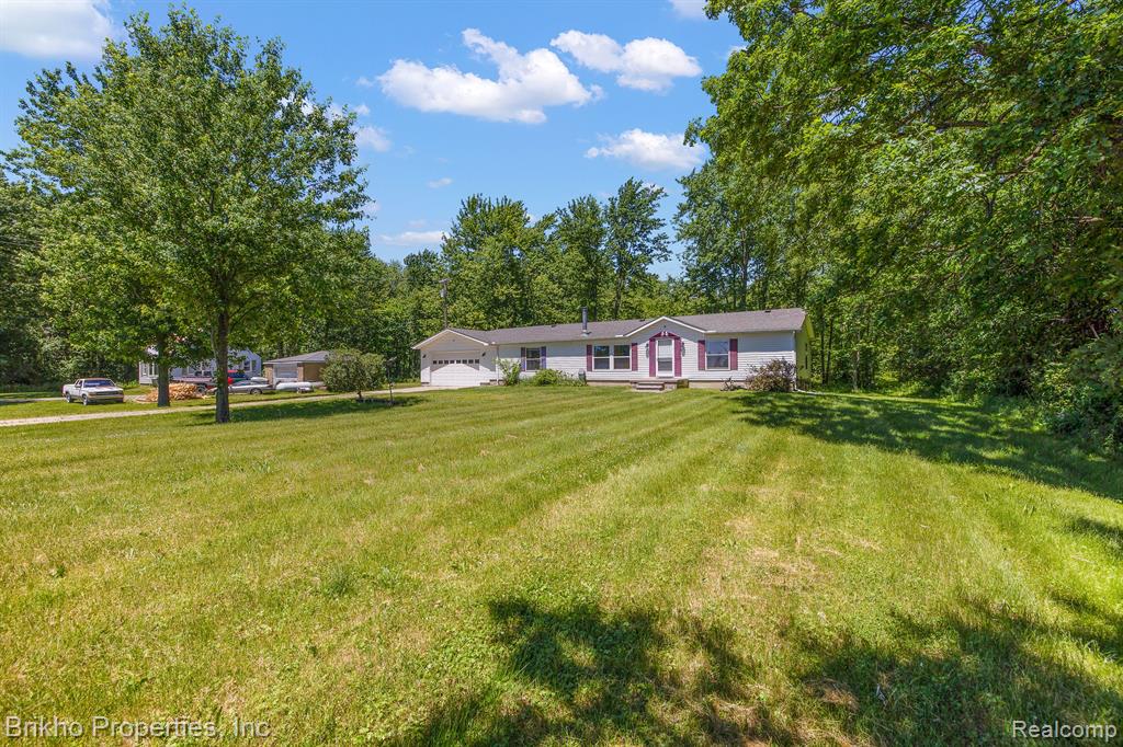 13384 Bryce Road Emmett, MI 48022 - Photo 3 of 54