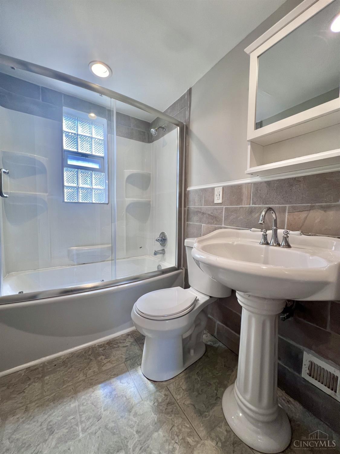 1286 Quebec Road Cincinnati, OH 45205 - Photo 16 of 22