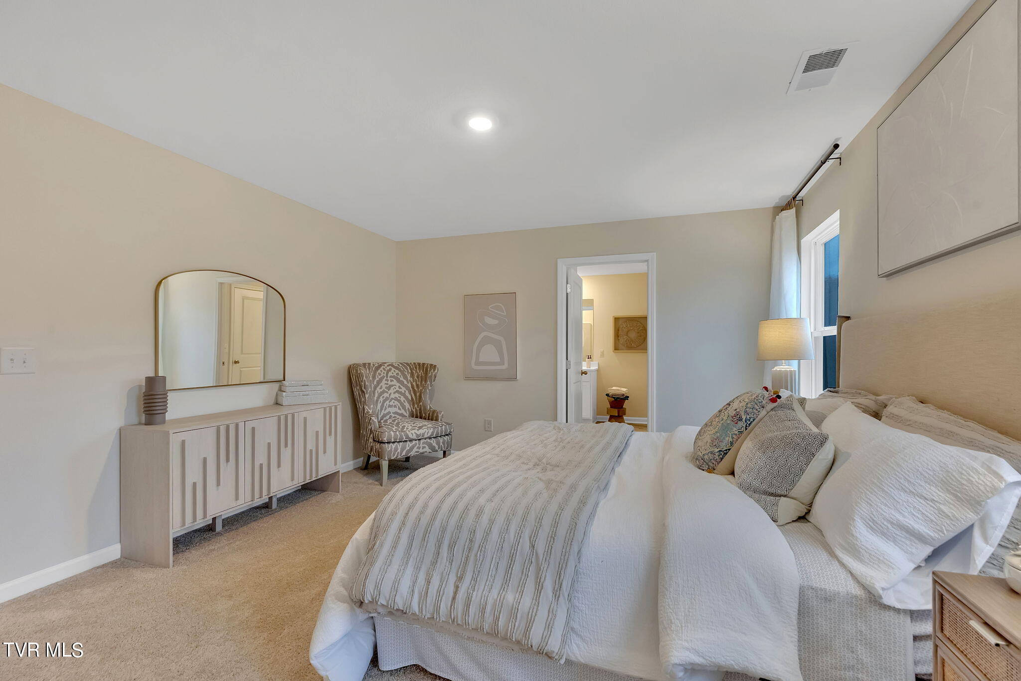 737 Newtons Way Kingsport, TN 37663 - Photo 15 of 29 13-web-or-mls-217A3388