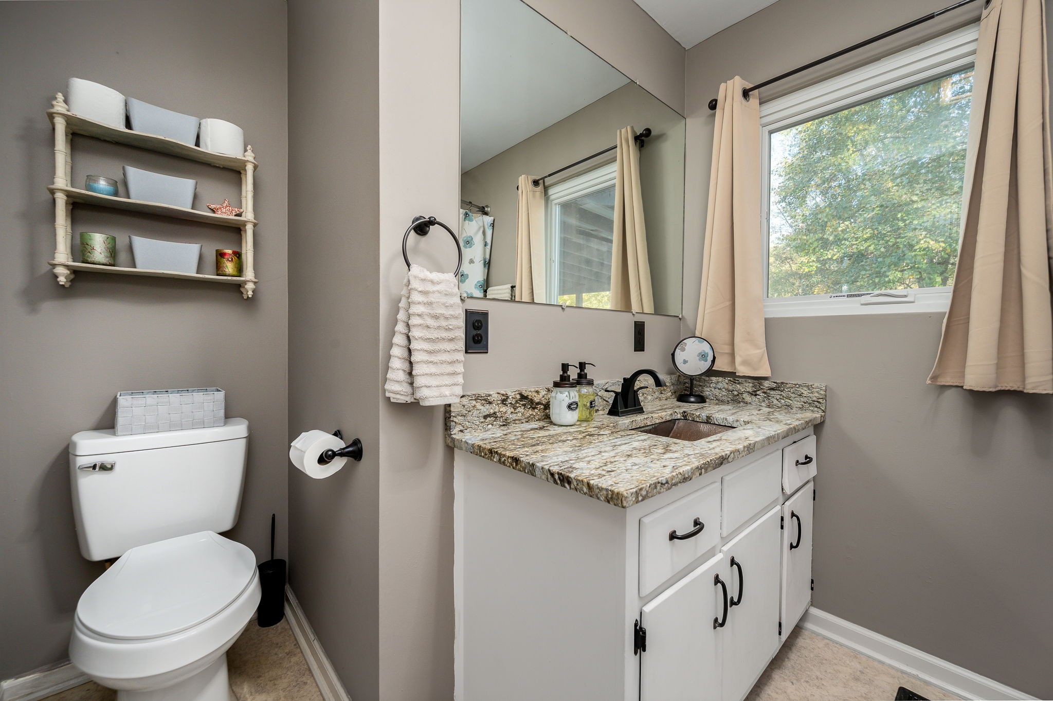 109 Higgins Road Woodbury, TN 37190 - Photo 26 of 49 One more look at the main bath.