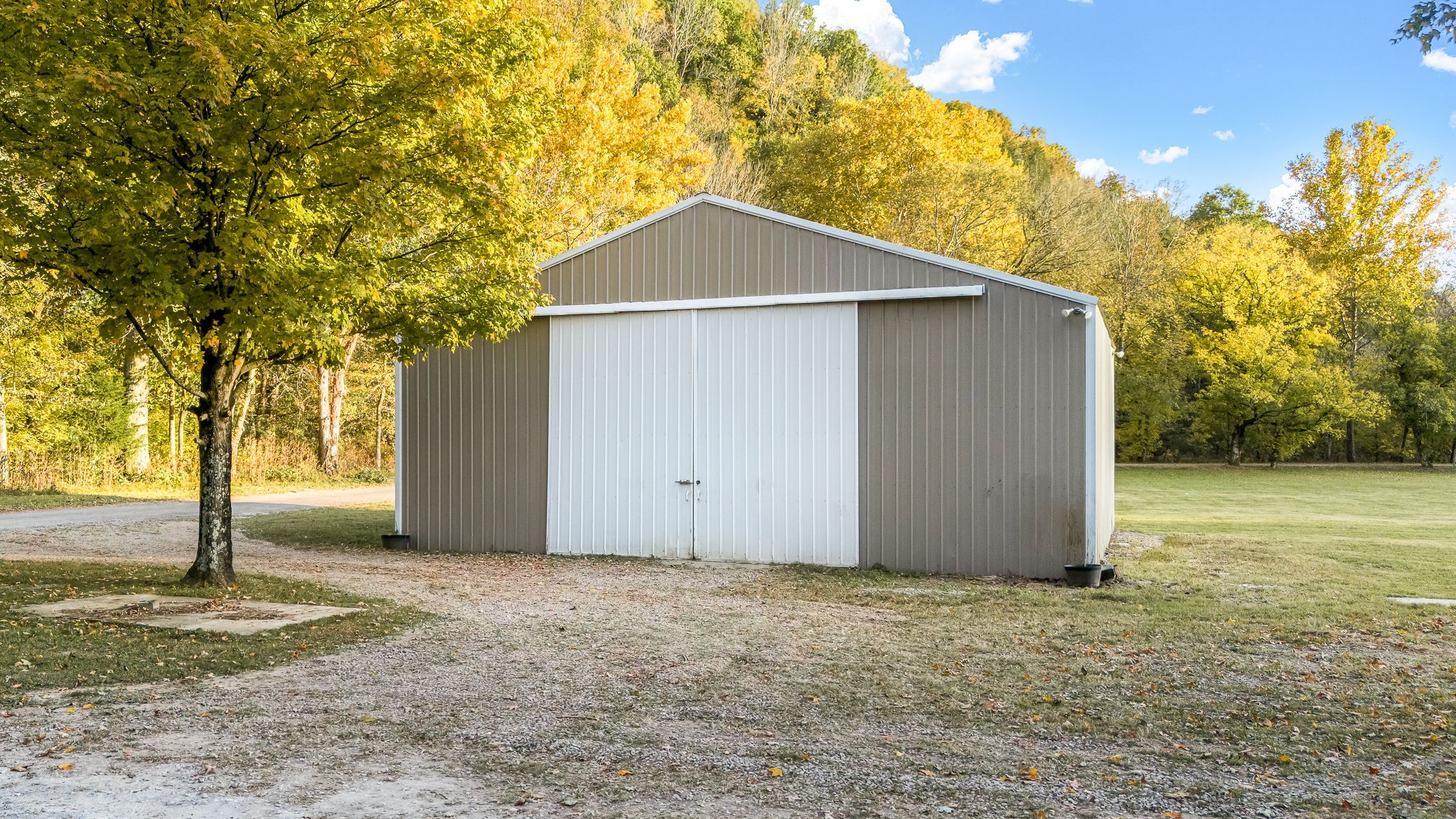 109 Higgins Road Woodbury, TN 37190 - Photo 37 of 49 38x40 detached garage/shop.