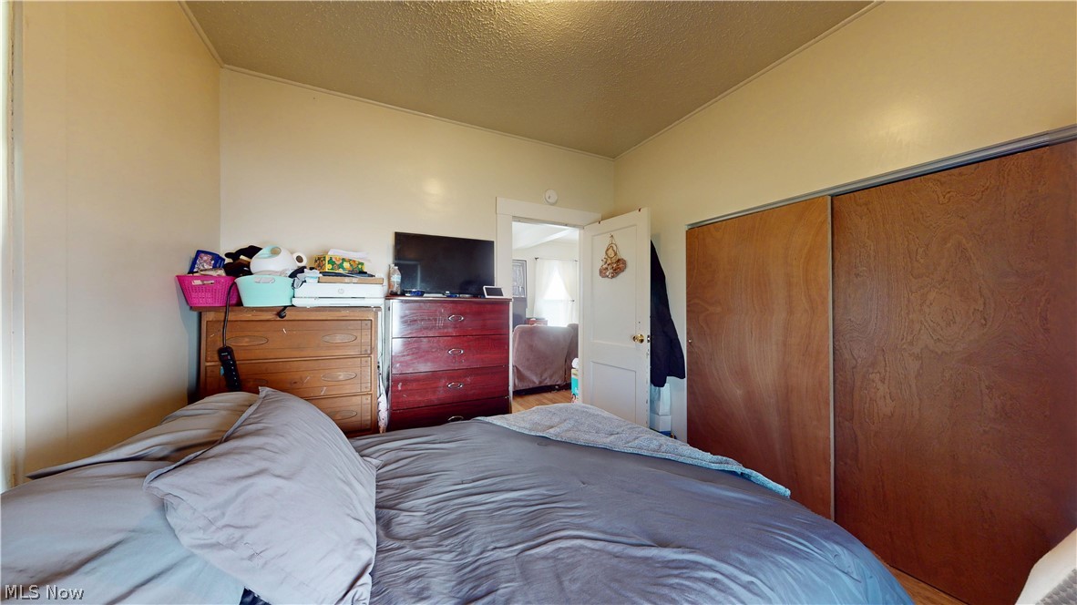 809 28th Street Vienna, WV 26105 - Photo 14 of 21 MAIN BEDROOM W LARGE CLOSET