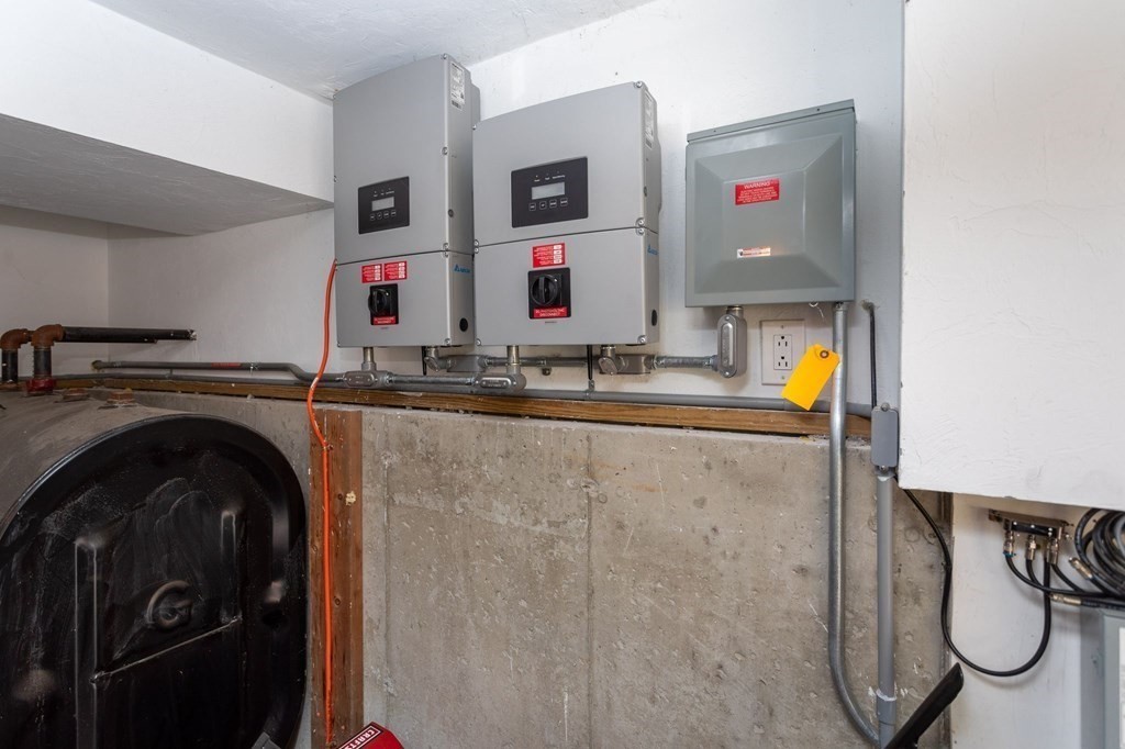 8 Collette Road Sturbridge, MA 01518 - Photo 24 of 28 a utility room with dryer and washer