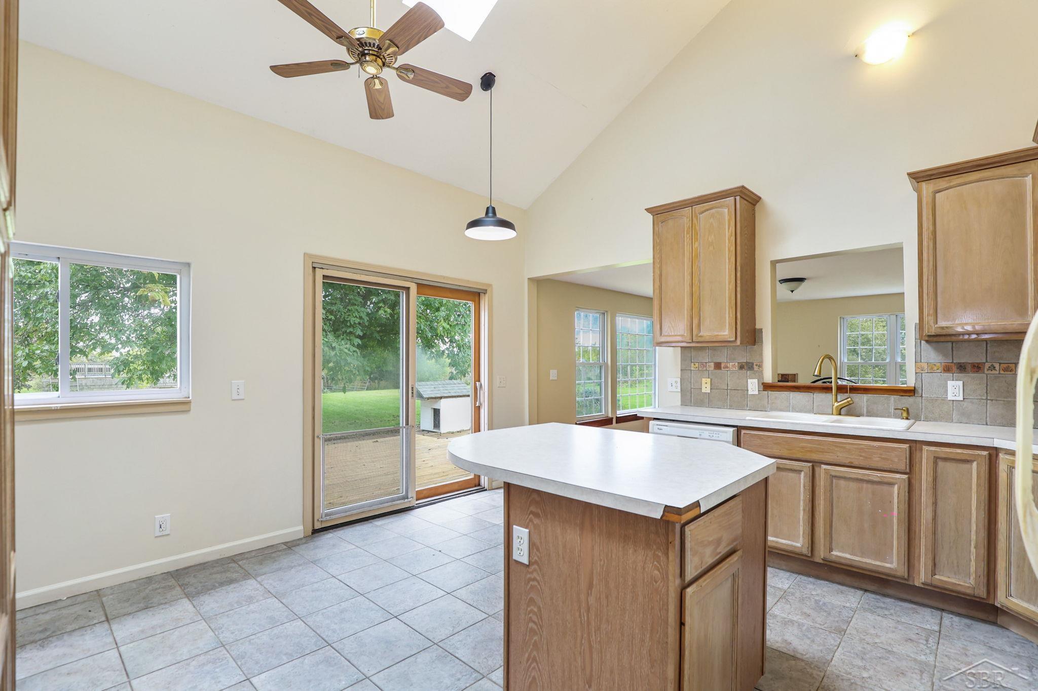 7929 West Gilford Road Reese, MI 48757 - Photo 13 of 59 50122074-12.JPG