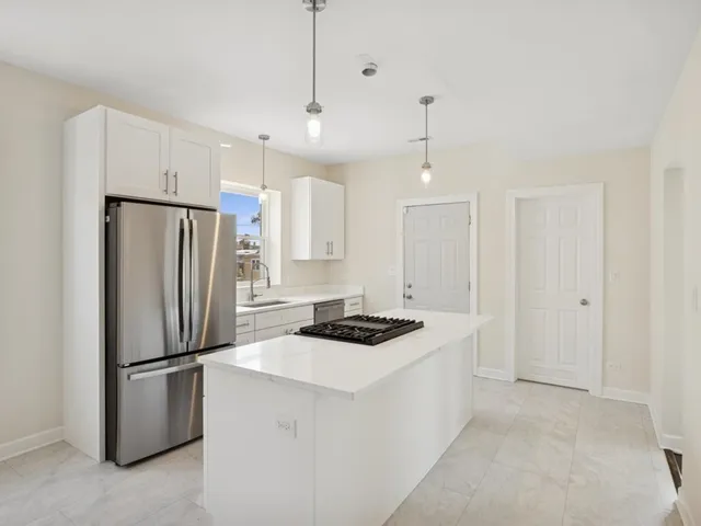 $2,600 | 5547 West Jackson Boulevard, Unit 1, Chicago, IL 60644