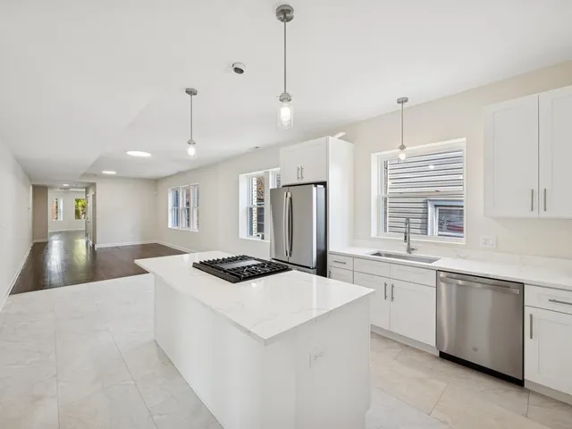 $2,600 | 5547 West Jackson Boulevard, Unit 1, Chicago, IL 60644