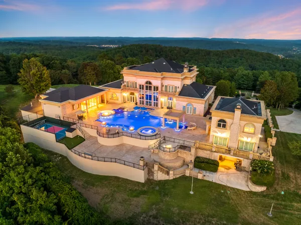 $18,000,000 | 2363 Heavenly View, Ooltewah, TN 37363