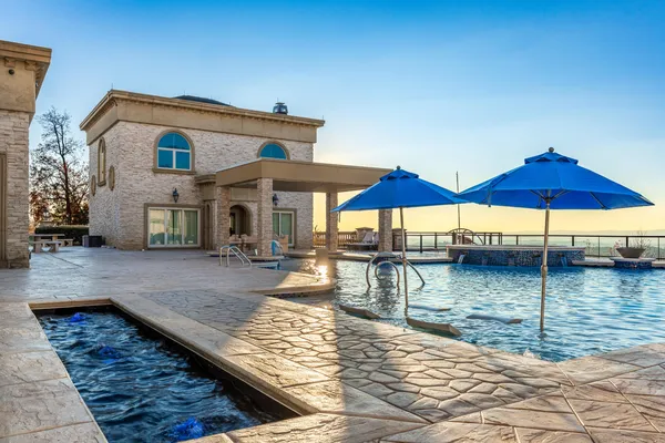 $18,000,000 | 2363 Heavenly View, Ooltewah, TN 37363