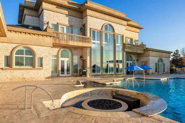 $18,000,000 | 2363 Heavenly View, Ooltewah, TN 37363