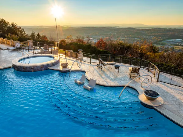 $18,000,000 | 2363 Heavenly View, Ooltewah, TN 37363