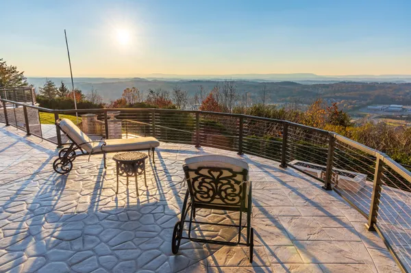 $18,000,000 | 2363 Heavenly View, Ooltewah, TN 37363