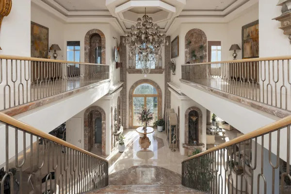 $18,000,000 | 2363 Heavenly View, Ooltewah, TN 37363