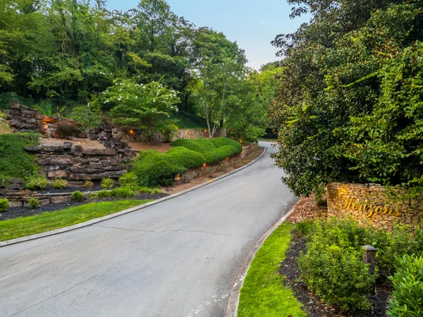 $18,000,000 | 2363 Heavenly View, Ooltewah, TN 37363
