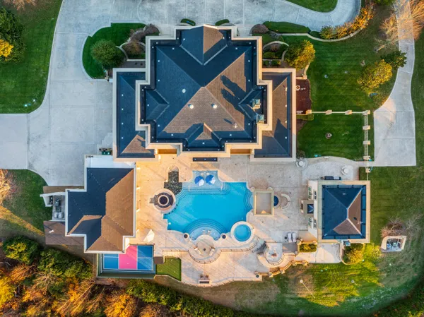$18,000,000 | 2363 Heavenly View, Ooltewah, TN 37363