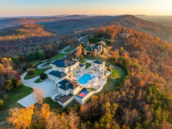 $18,000,000 | 2363 Heavenly View, Ooltewah, TN 37363