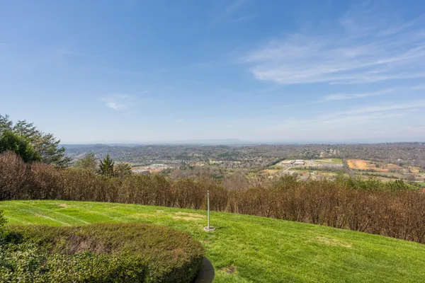 $18,000,000 | 2363 Heavenly View, Ooltewah, TN 37363
