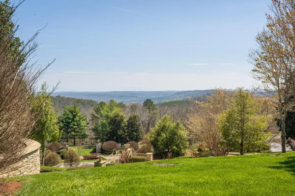 $18,000,000 | 2363 Heavenly View, Ooltewah, TN 37363