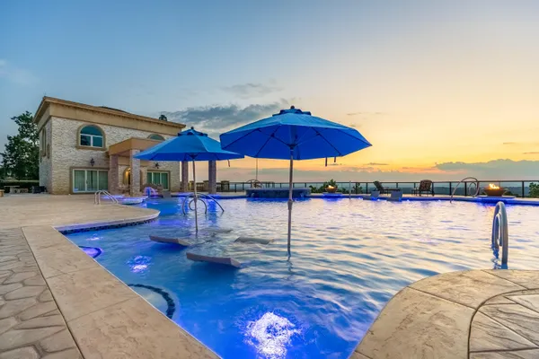 $18,000,000 | 2363 Heavenly View, Ooltewah, TN 37363