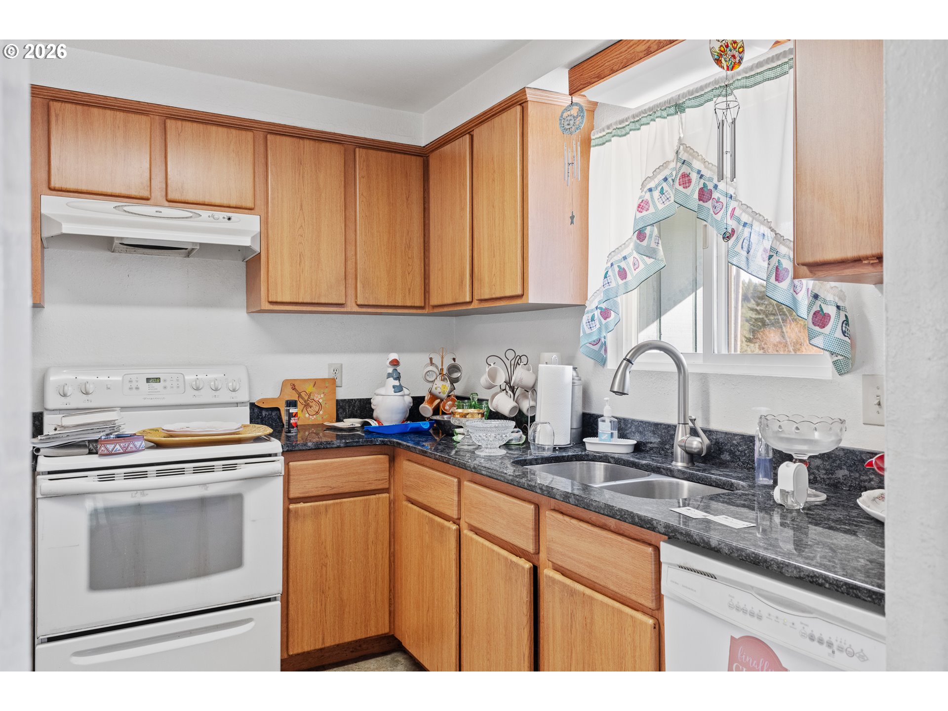 536 18th Street Myrtle Point, OR 97458 - Photo 8 of 31