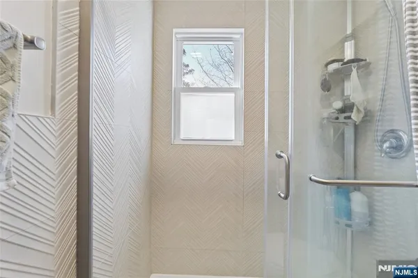 $2,950 | 40 Ames Avenue, Bergenfield, NJ 07621