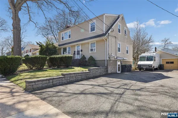 $2,950 | 40 Ames Avenue, Bergenfield, NJ 07621