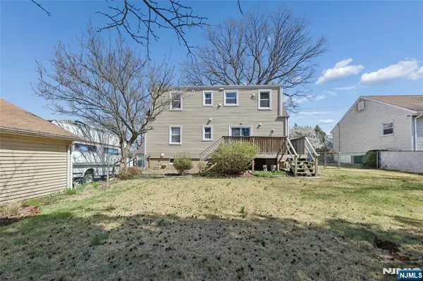 $2,950 | 40 Ames Avenue, Bergenfield, NJ 07621