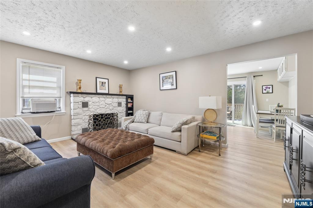 40 Ames Avenue Bergenfield, NJ 07621 - Photo 3 of 24