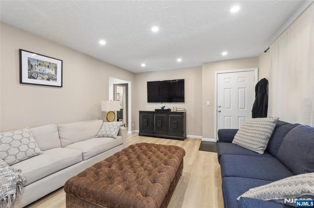 40 Ames Avenue Bergenfield, NJ 07621 - Photo 6 of 24