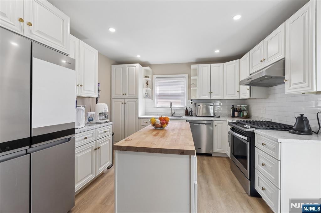 40 Ames Avenue Bergenfield, NJ 07621 - Photo 8 of 24