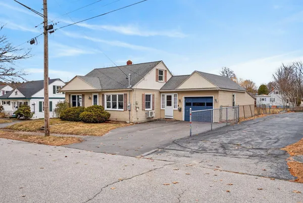 $299,000 | 75 Summit Avenue, Lewiston, ME 04240